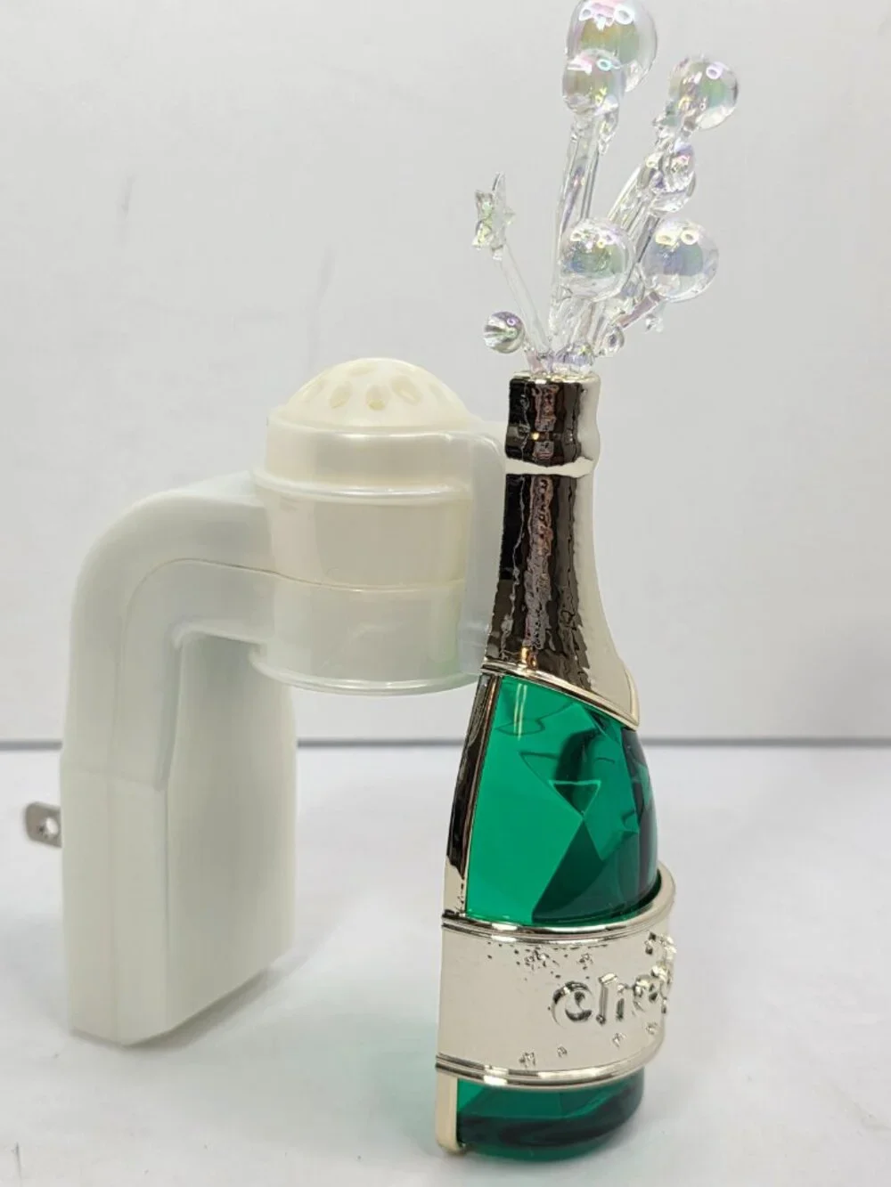 Bath and Body Works Cheers Party Prosecco Champagne Wallflower Diffuser Plug In
